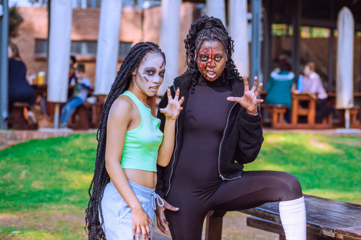 Malebo_Mathopa's tweet photo. I created this look, zoombie makeup❤️
#MaGear music video
#Makhadzi
#sfxmakeup https://t.co/9K2QEVPP6a