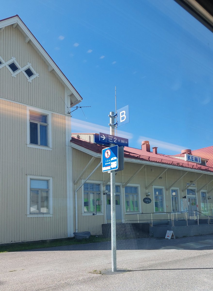 mirjambilker's tweet photo. Heading home๐๐๐. Left the gravimeter running in the good hands of @Dr_Jyri and our summer trainee, who will continue the 2022 Lapland Absolute #Gravity Campaign @fgi_nls @Maanmittaus https://t.co/kaopGNGSKK