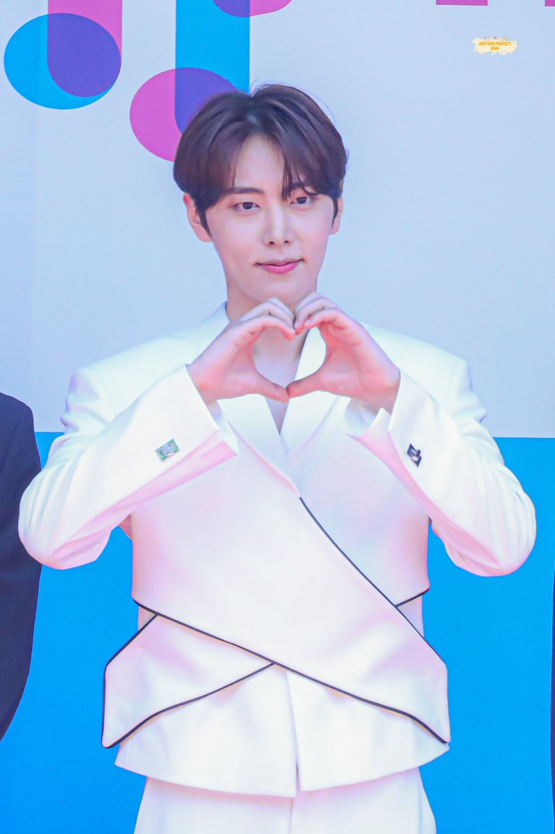 JPM_0809's tweet photo. 220710 런던 HallyupopFest

#재윤 #이재윤 #jaeyoon #JAEYOON #SF9          
@SF9official https://t.co/v5ErEFTWEz