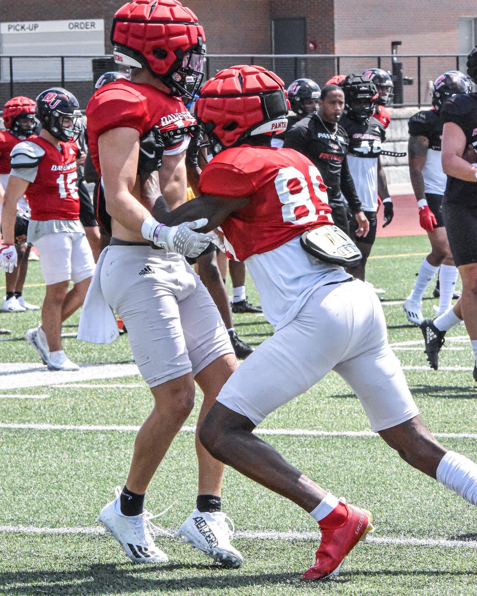 DU_Football's tweet photo. 🚨 3 more weeks until it’s showtime 🚨

#DUFB22 | #WIN https://t.co/S7PPMBfxAz