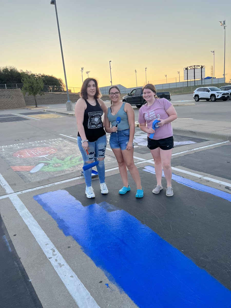 WHS_Roos's tweet photo. If you aren’t at the paint party, then where you at?? #RooNation #RoosRising #BeARoo https://t.co/I1aPKoKM6G