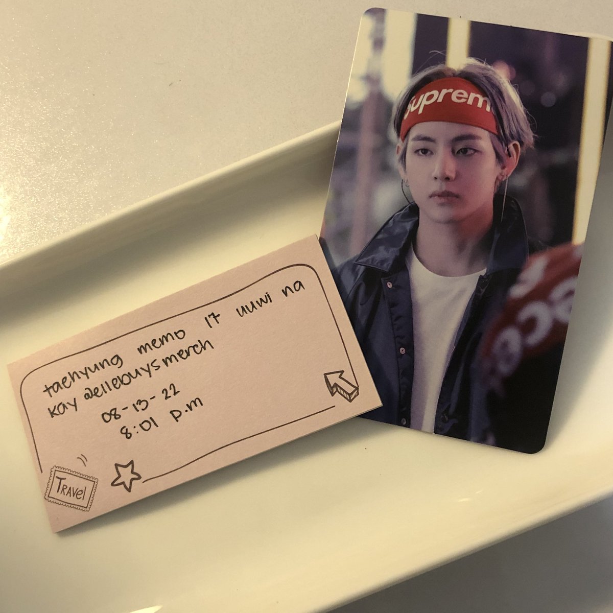 ellebuysmerch's tweet photo. inactive and usually don't make announcements pero grabe uuwi na tae deco kit + memo 17 (retirement pc ko?) 😭 https://t.co/pgdeFEC0kZ