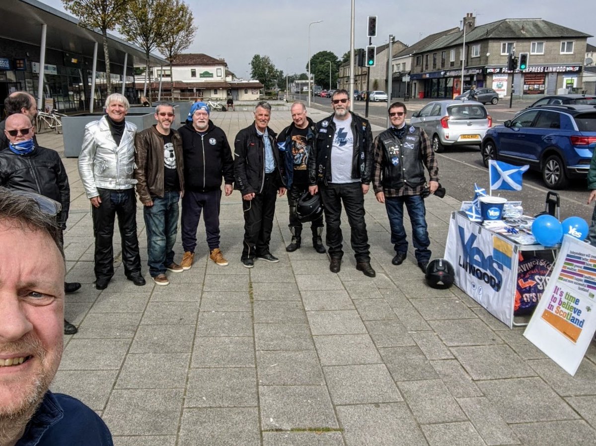 YesLinwood's tweet photo. Great to get support at our stall today from the @YesBikers, @GavNewlandsSNP, @RobertInnes and others :-) Lots of interesting conversations with people passing by too #BelieveInScotland https://t.co/PU4nEM7c0o
