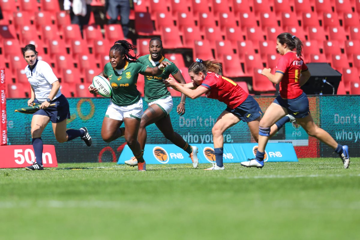 ferugby's tweet photo. #LeonasXV | 🚨 Sudáfrica se acaba imponiendo con claridad a las @leonasrugby que, pese a la derrota, se han dejado la piel sobre el verde del Ellis Park. ¡Gran trabajo, chicas! 🦁⚒️
🏉 Final del partido 🇿🇦 44-5 🇪🇸
#VamosLeonas #ESPasión #SUDESP https://t.co/8dLZK5Wodg