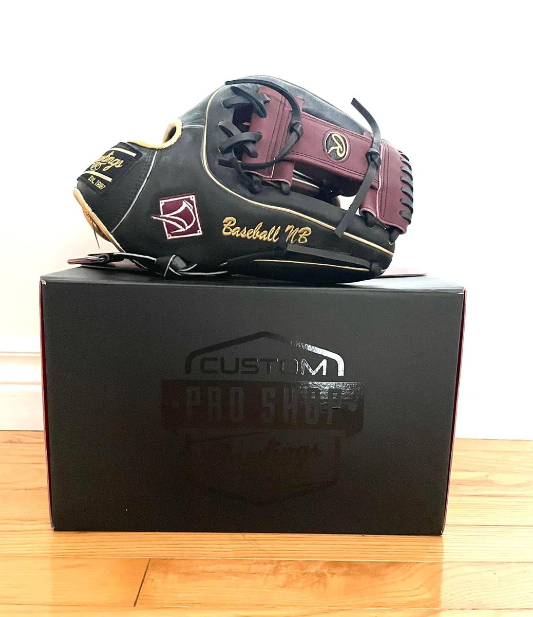 ISLANDERS PRIZE DRAW
Our last fundraiser before Seniors Men's Nationals 
1st Prize: Rawlings Heart of the Hide Glove
2nd Prize: $250 PEI Liquor Gift Card
3rd Prize: 2 Belvedere Green Fees
Draw Aug 23rd 
Tickets are $10 and available at the games this weekend or from players.