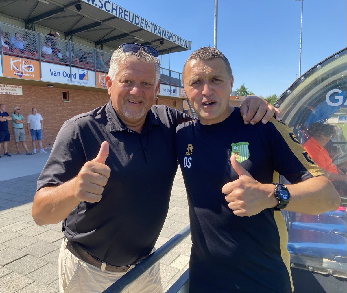 Voorafgaand aan ⁦<a href="/KozakkenBoys/">Kozakken Boys</a>⁩ ⁦<a href="/AchillesVeen/">Achilles Veen</a>⁩ Trainer en speler bij ⁦<a href="/VVIJV/">IJsselmeervogels</a>⁩ IJSSELMEERVOGELS (kampioen) Philip den Haan en Dennis van der steen ⁦<a href="/ADdeDordtenaar/">AD De Dordtenaar</a>⁩