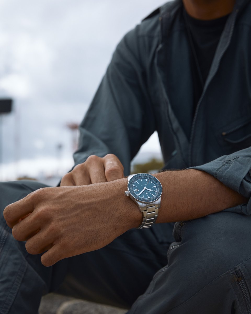 hamiltonwatch's tweet photo. Touch the sky. Enhanced with a stunning blue dial and matching slide-rule bezel, the Khaki Aviation Converter Auto will be your perfect companion mid-flight: https://t.co/9OrTOC8PcI
#hamiltonwatch #khakiaviation #khakiconverter #aviation #automatic #sky
(Ref. H76645140) https://t.co/mYa6dYXI3h