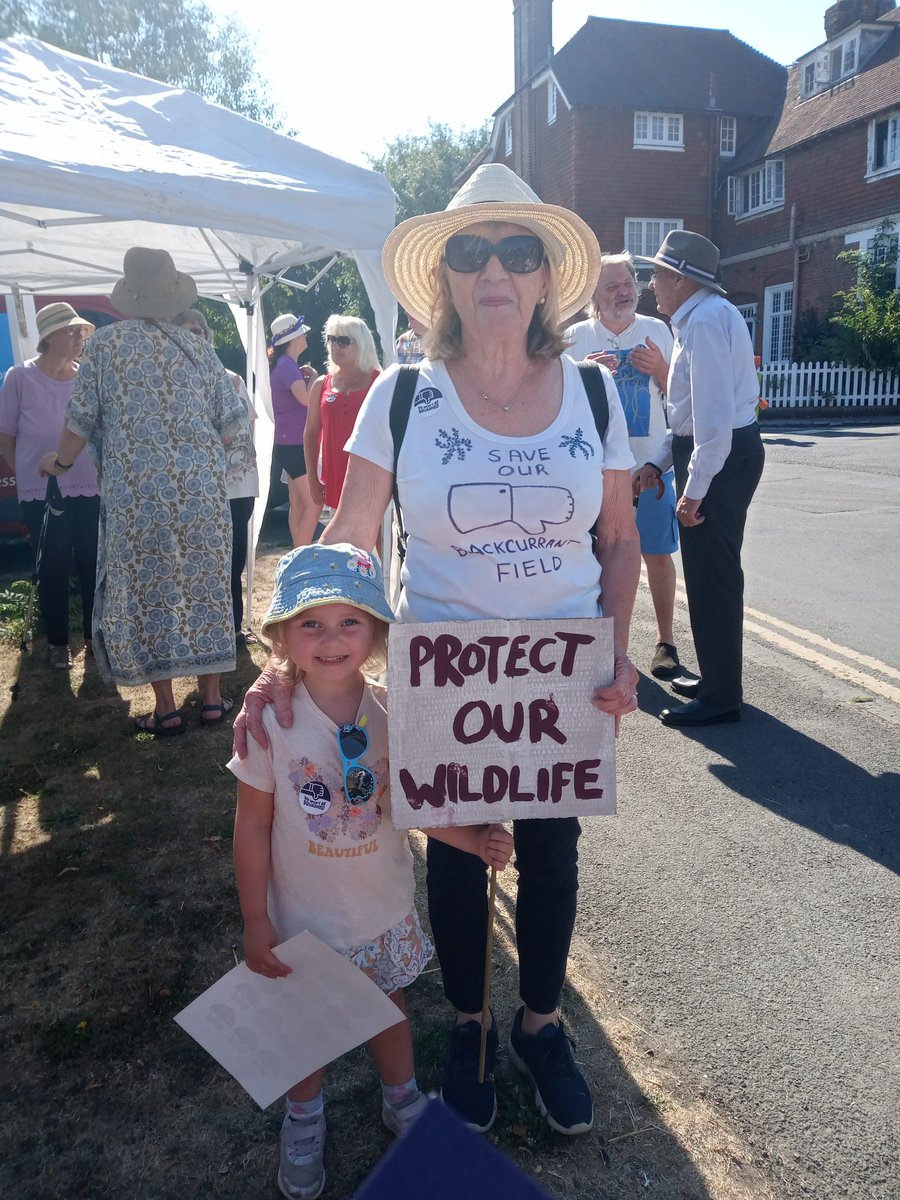 WWBSquashed's tweet photo. "Save our land - we can't eat bricks and mortar"...

"Protect our wildlife"...

Saving green field sites matters to all our futures. @LewesDC please reject #Gladman's speculative development proposals. 

@CPRESussex @CommunityVOP @JamesMacCleary @mariacaulfield https://t.co/XryRxOOw9k