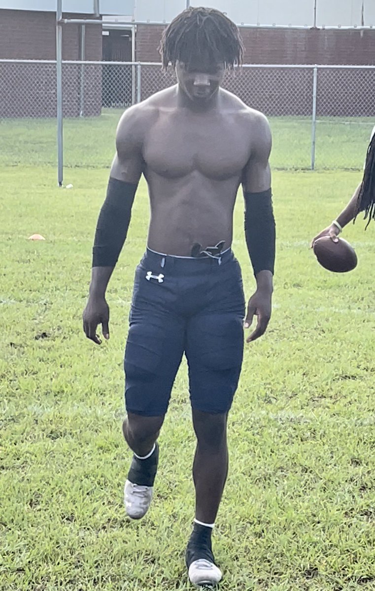 coachchaney96's tweet photo. South Carolina Commit @KeltonH5 #BoltUp⚡️⚡️ https://t.co/YbdIbwH09E