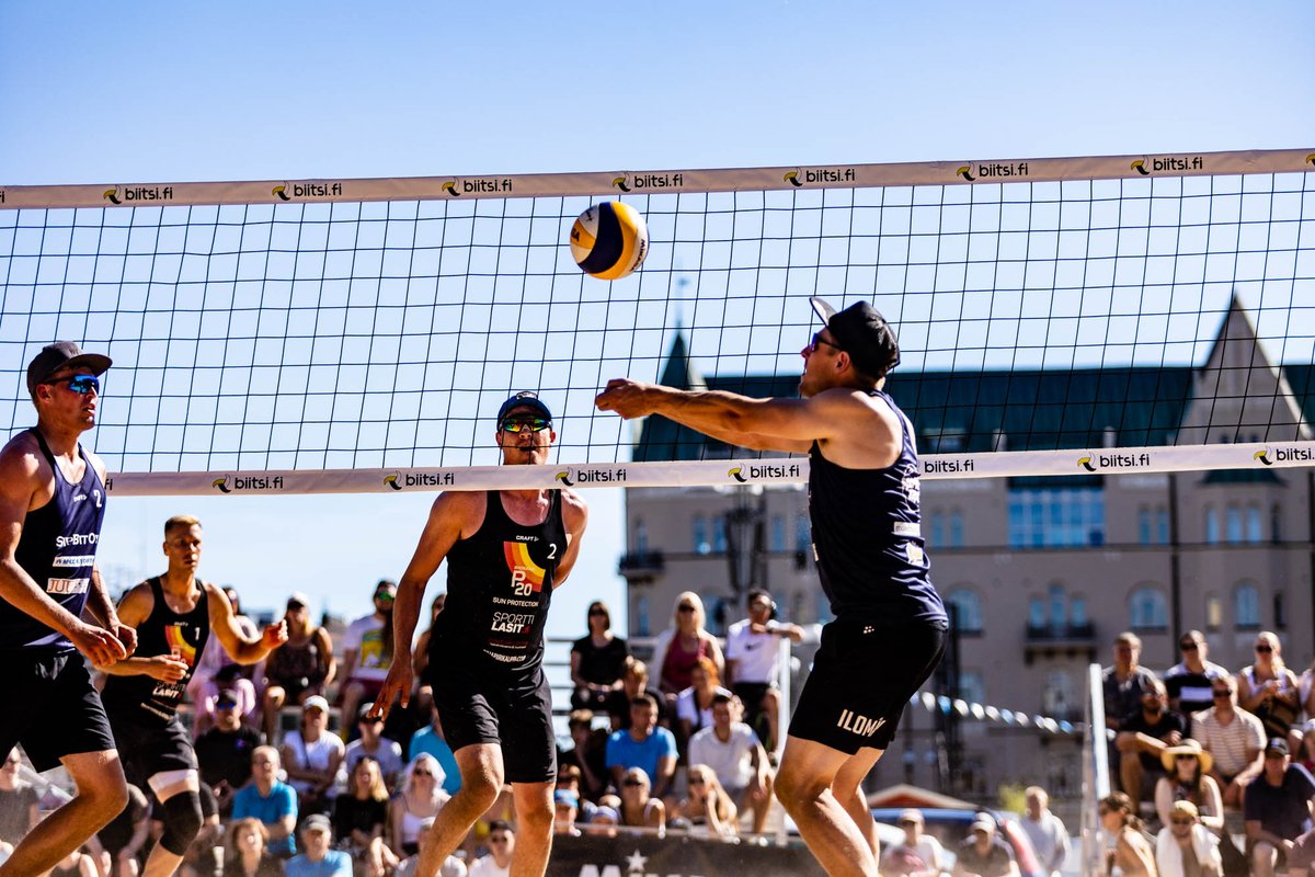 bvsuomi's tweet photo. .@TeppoPulkkinen / Pekka Piippo miesten SM-pronssille. Pronssipelissä Joona Ilomäki / Akseli Kouki joutuivat tunnustamaan heidät paremmakseen 21-19, 21-18. Piipolle SM-mitali oli jo 11:s ja Pulkkisellekin viides.

#SMbeach https://t.co/EQaFTzAZjy