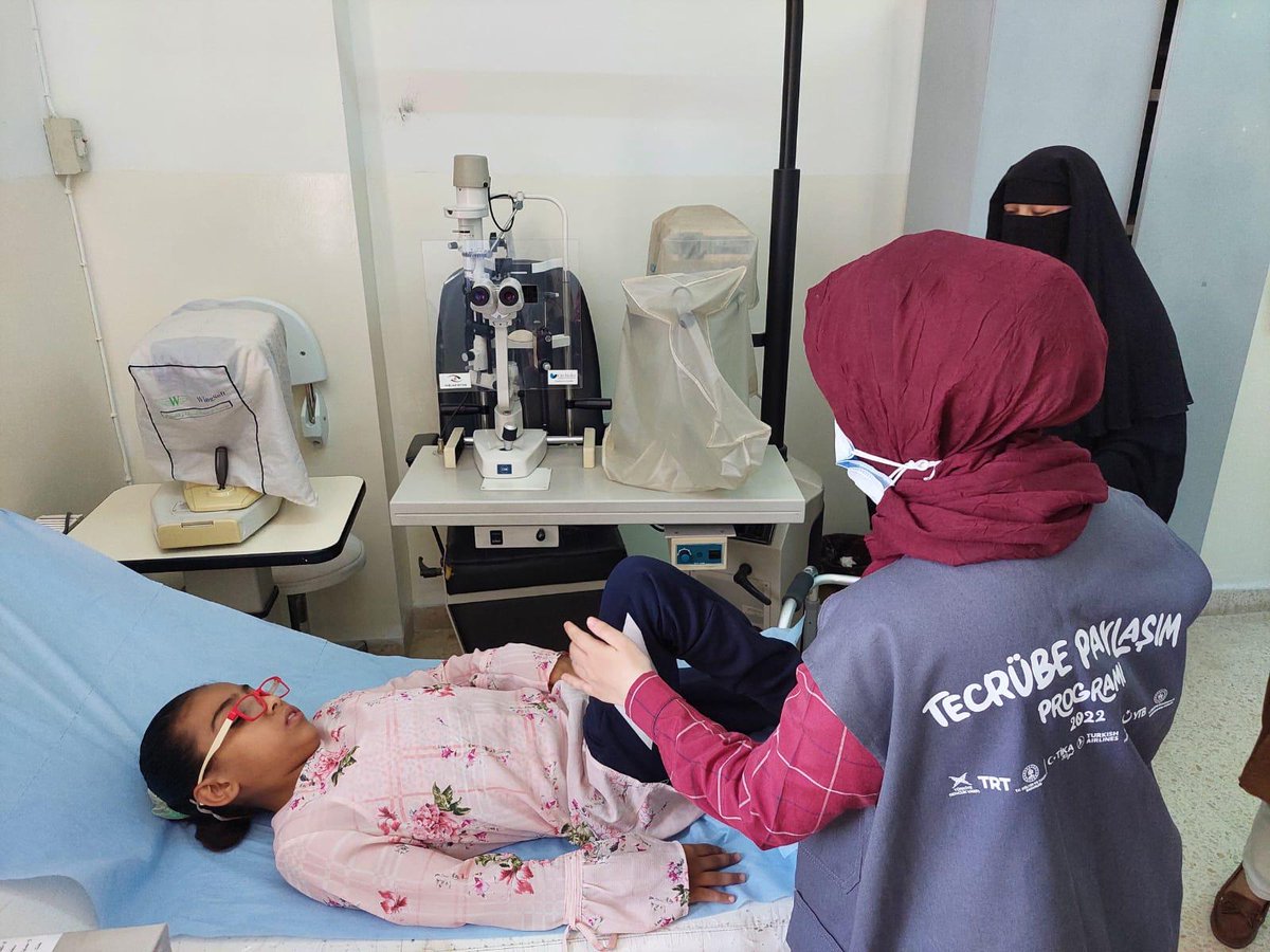 Tika_Turkiye's tweet photo. TİKA'nın gönüllü elçileri #Ürdün'deki Gazze Mülteci Kampında sağlık taraması yaptı👩‍⚕️👨‍⚕️

📍Tecrübe Paylaşım Programı kapsamında 3 tıp ögrencisi, 2 hemşire, 1 fizyoterapist ve 1 eczacıdan oluşan ekip kalça çıkığı ve omurga bozukluğu olan 60 bebeğe de kalça abdüksiyon ortezi taktı https://t.co/yMaR7Vnot3