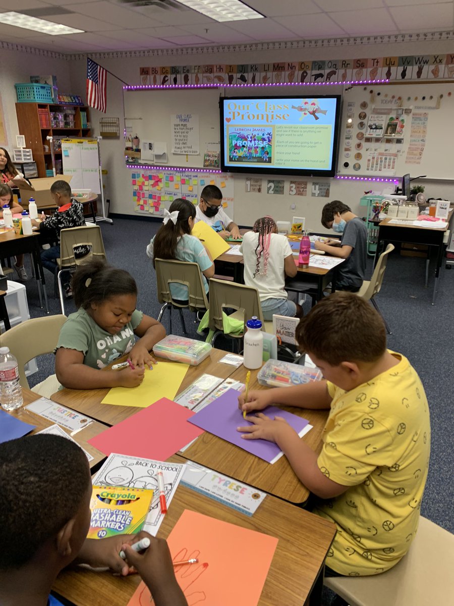 teachsarjohnson's tweet photo. We finalized our class promise after spending the first three days of school together and seeing what agreements were important and could be agreed on. Students made their promise by tracing, coloring, and signing their hand #classpromise @KingJames @rountreerr https://t.co/bhhXFmcRNJ