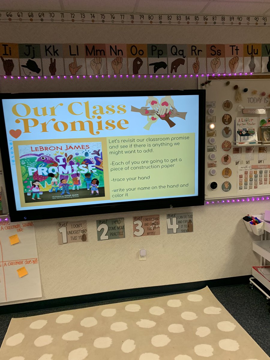 teachsarjohnson's tweet photo. We finalized our class promise after spending the first three days of school together and seeing what agreements were important and could be agreed on. Students made their promise by tracing, coloring, and signing their hand #classpromise @KingJames @rountreerr https://t.co/bhhXFmcRNJ
