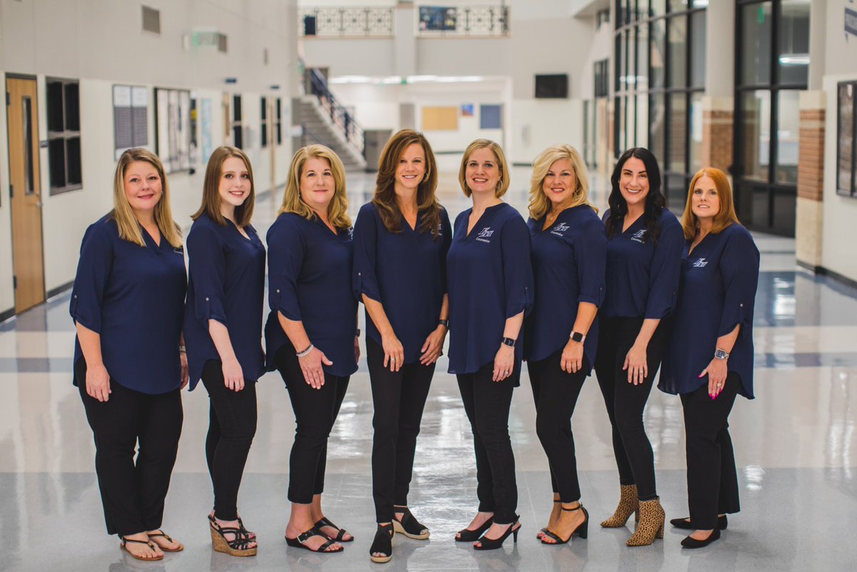 mattie_mackey's tweet photo. We had our first 3 days of school with students! The FMHS Counselors started way before now getting ready for our staff and kiddos! It was so GREAT to see kids in the building, meet new students, and love on them! ❤️ Here is to A GREAT YEAR FMHS! @oneLISD @FMHS @LISD_CSW https://t.co/LQsREBwZ06