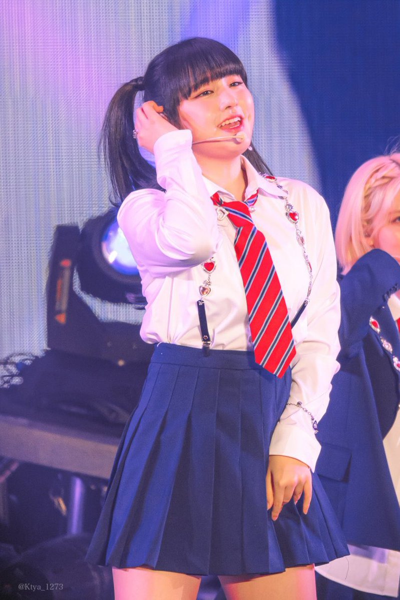 dldl94970719's tweet photo. 리즈가 장원영 밥 다 뺏어먹는거임? https://t.co/d3tNCX4pCL
