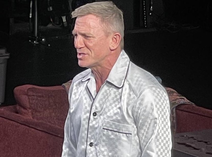 DanielCraigUPD's tweet photo. New photo’s of #DanielCraig in #MacbethBway.
📸 by Annika Chondropoulou https://t.co/kjnH5Cksgk