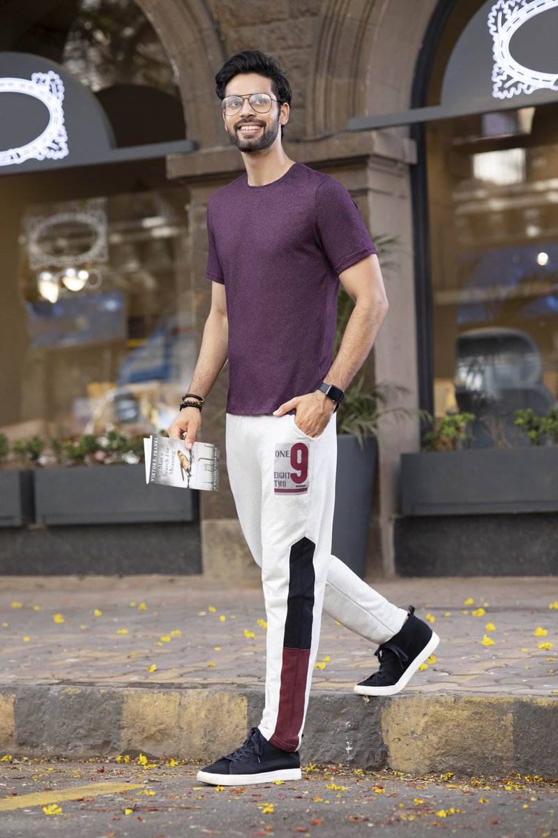 Stepping into the long weekend like

#DixcyScott #Weekend #weekendvibes #weekendfun