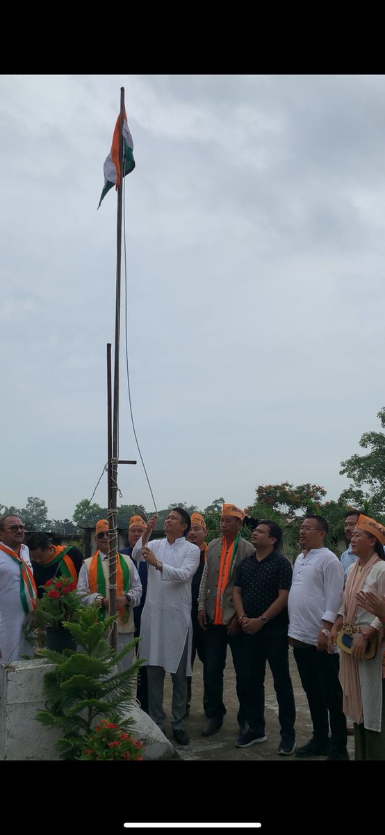 BjpDimapur's tweet photo. On the occasion of Azadi ka Amrit Mahotsav Har Ghar Tiranga campaign, Shri.Jacob Zhimomi, Hon'ble Minister PHED,GoN unfurled National Flag at BJP Dimapur District Office along with the Party Karyakartas.@narendramodi @JPNadda @blsanthosh @abhaygiribjp @AlongImna @YanthungoPatton https://t.co/vJl1K0S3rw