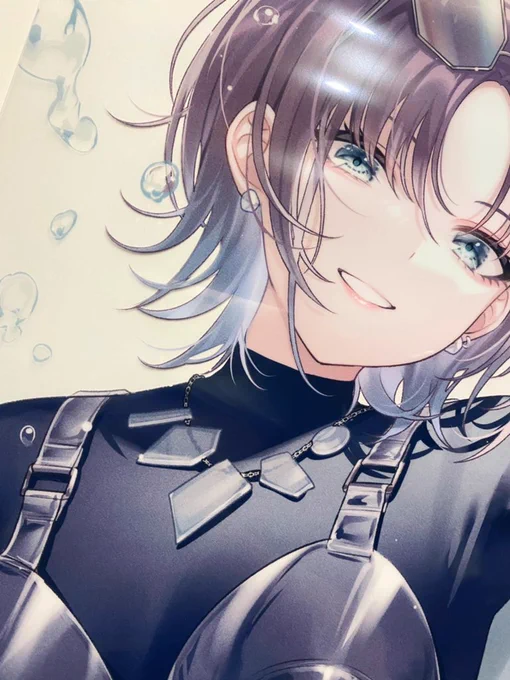 クリアポスター、やりたい事ができていて嬉しい!部分的に透けるようにしたので透明感マシマシ…色味は白背景だと元イラストと1番近いです 