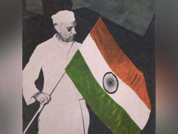 Let's celebrate "Har ghar tirangaa" in memory of those who fought for our independence. And keep moving remembering our founding fathers. 
#HarGharTringa