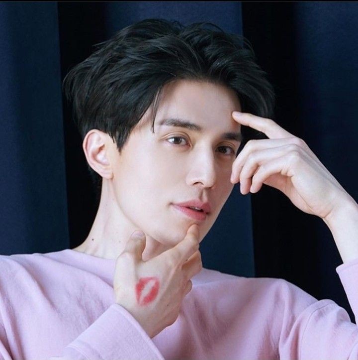 Ellerin tam ellerime göre 🙈💖
#LeeDongwook