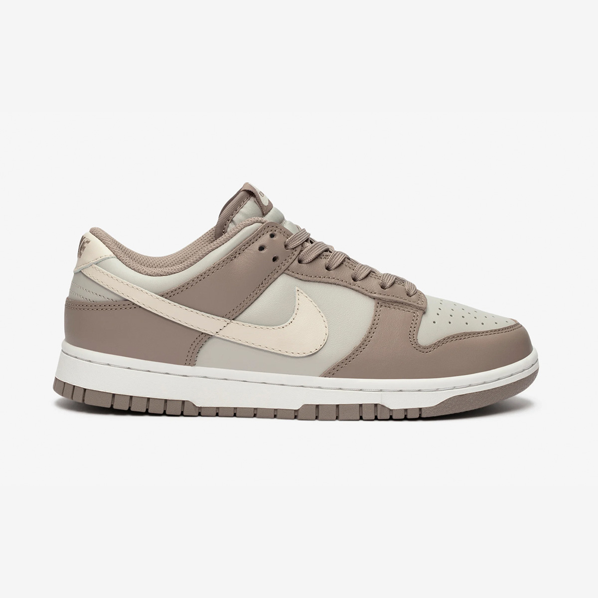 houseofheat's tweet photo. New Looks // Nike Dunk Low “Bone Beige” 🦴

MORE HERE: https://t.co/U2hcSiS6oy https://t.co/chk181qKZT
