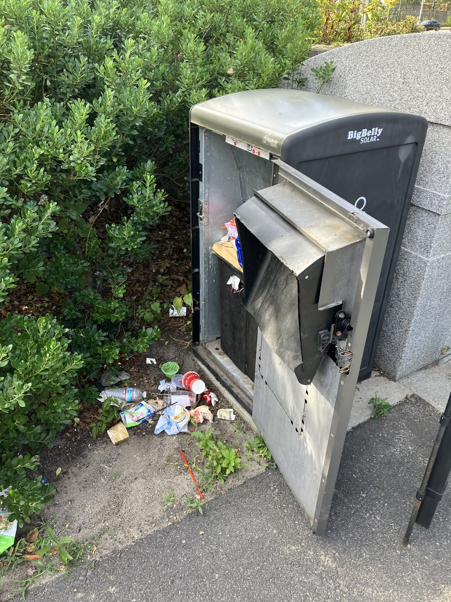 DevinInTheBigD's tweet photo. @Massport the state of the Neptune road border park is disgusting.  Trash barrels broken and overflowing. #cityofboston #massport #liter #publicparks https://t.co/C2j6AqFYON