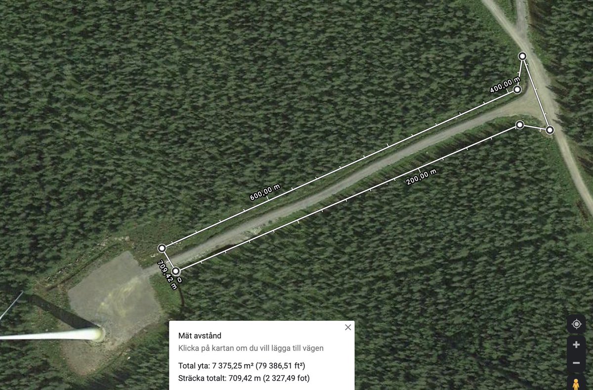 August_Rex's tweet image. 7000-11.000 m2 skövlad skog. 500 m3 betong i fundamentet. Några tusen m2 till för vägen fram till kraftverket.
Gångra detta med 1101 vindsnurror, och lägg till vägen som binder ihop alla. Den är många tiotals mil lång.
#V #Mp #S #C #L #KD #M #SD #SvPol #Vindkraft #Kärnkraft