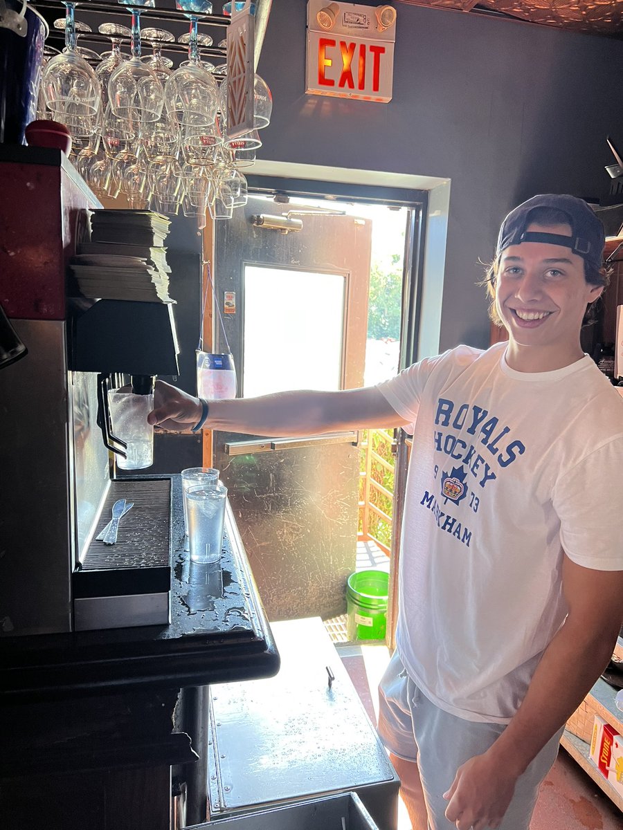 Thank you to everyone who came out to <a href="/jakesonmain/">Jakes on Main</a> in support of <a href="/360kids_york/">360°kids</a>! What an honour! And thank you to our assistant coach <a href="/BobbyBerkenblit/">BobbyB</a> and our VP <a href="/JL8282/">Jodi Lanzarotta 🥅🏒</a> for helping put together this amazing event! #Community #WeAreMarkham <a href="/frankscarpitti/">Mayor Frank Scarpitti</a>  <a href="/OJHLOfficial/">OJHL</a>