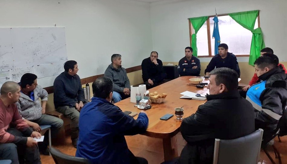 GOBIERNO DEL CHUBUT
MINISTERIO DE SEGURIDAD

EL MINISTERIO DE SEGURIDAD SE REUNIÓ EN CHOLILA CON EL COMITE DE EMERGENCIA