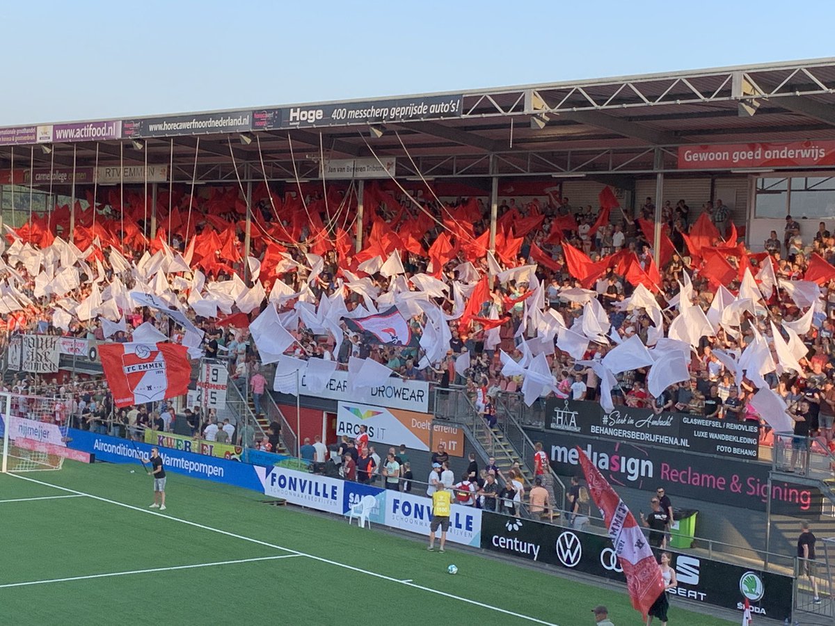 HenkBrinkDr's tweet photo. We gaan beginnen met de eerste thuis wedstrijd van onze @Fc_Emmen #samenterug in de @eredevisie #HIERKOMIKWEG https://t.co/gLAzkbizVO