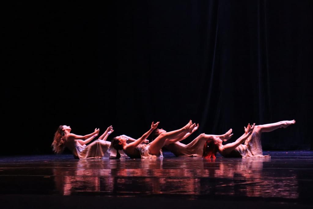 ContempodanzaMX's tweet photo. ¡Nos vemos hoy sábado en el Palacio de Bellas Artes! ✨

A las 19:00 hrs por nuestro XXXAniversario. 

SOLO QUEDAN LOS ÚLTIMOS BOLETOS. 
Adquiérelos directamente en taquilla 🎟 

Descuentos para estudiantes, maestros e INAPAM

@danzaINBA #Danza https://t.co/tsIAEfcCZs