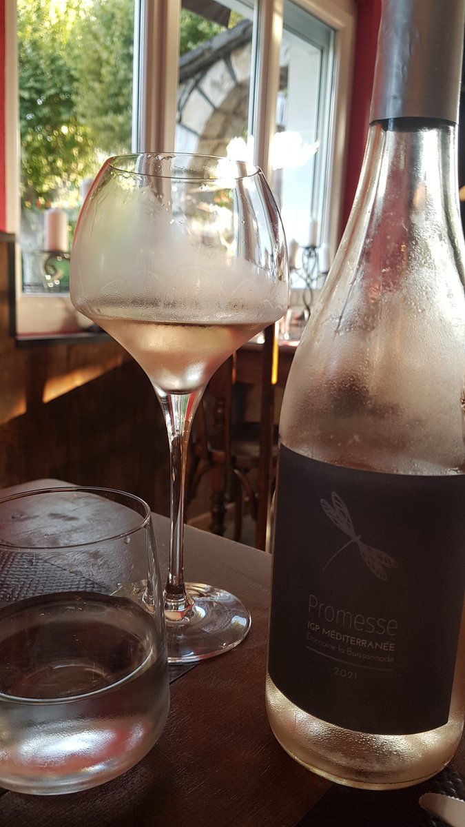 IlseGW's tweet photo. @diederikebbinge we zijn je deze week al tegengekomen bij La Fontaine Minerale in Pont de Barret en op de markt in Dieulefit. Nóg een place to be is Table d'aimer in Bourdeaux. Geweldig eten &amp; drinken, zeer vriendelijke eigenaren. #gratistip https://t.co/fqxQQkos1k