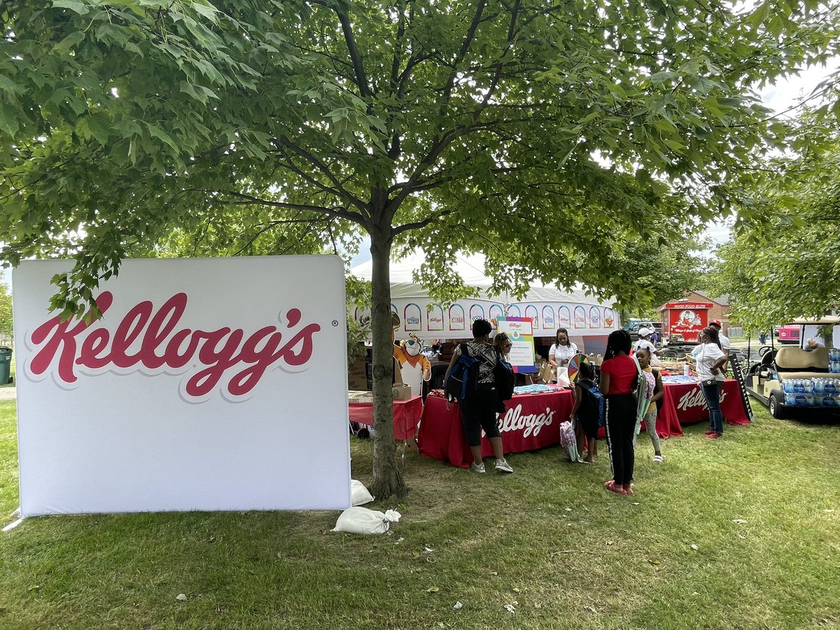 chicagosamir's tweet photo. Nice big booth for new #Chicago HQ company @KelloggCompany who is moving here from Michigan #ProChicago https://t.co/QlAPsDeMM4