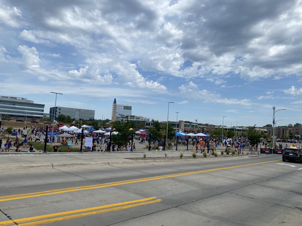 tmcgee2245's tweet photo. #back2schoolbash #baxterarena @tmcgee2245 @LuAnnJacobsOPS @OPS_WilsonFocus @OmahaPubSchool https://t.co/CSNT3wPurr