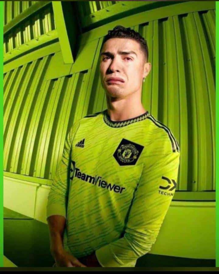 Edibless17's tweet photo. UP #ManUnited 😂 https://t.co/jFspDyWR6u