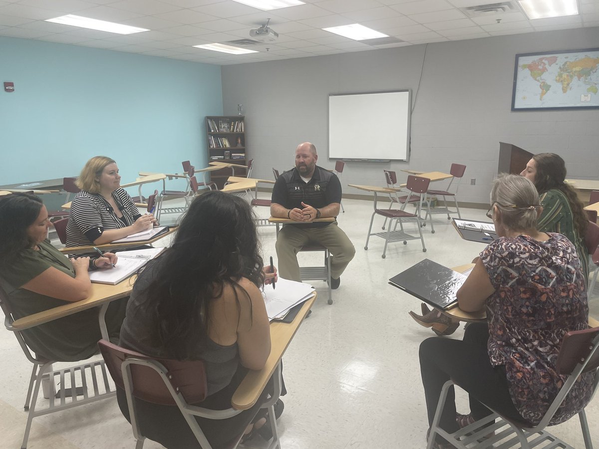 sa_bouchard's tweet photo. We had our new teachers in the building this week! For two days these teachers learned, collaborated and got ready for their year. What a great group! We’re excited to see the rest of our staff next week! @Adrian_Elem @BlackhawksAHS #BlackhawkTribe https://t.co/uOLz3Q4vAo