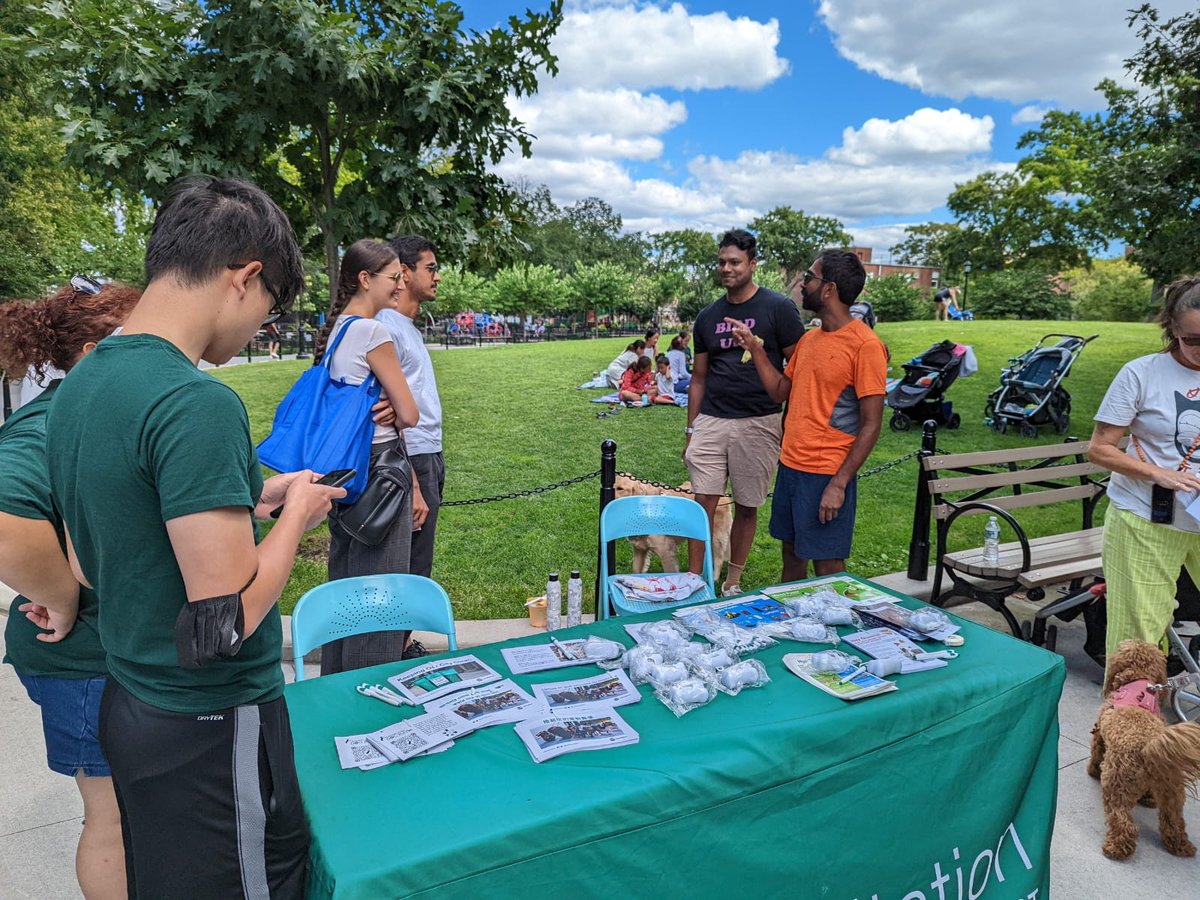 voteshekar's tweet photo. Thanks @nycsanitation &amp; Canine Social Club of Jackson Heights for reminding our dog owners to Scoop The Poop to keep our neighborhood beautiful! https://t.co/fBonELb27n