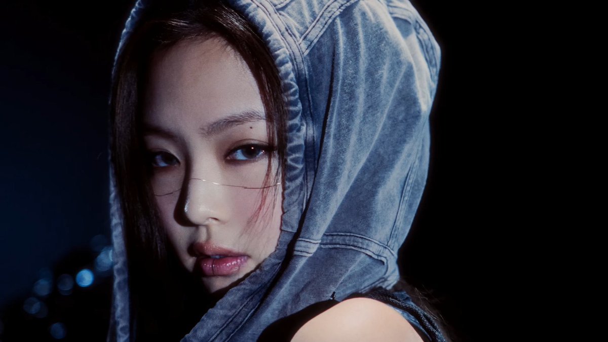 isforjennie's tweet photo. #JENNIE se encuentra actualmente con busquedas sucias (P) asi que decidimos hacer esta dinamica.

• consiste en que pondremos imagenes y deberan encontrar la diferencia usando:
“#jenniepretty #jennipure
#jennieperfect #jennieprecious
#jenniepinkvenom #jennieprincess” https://t.co/UL2dCReDmV