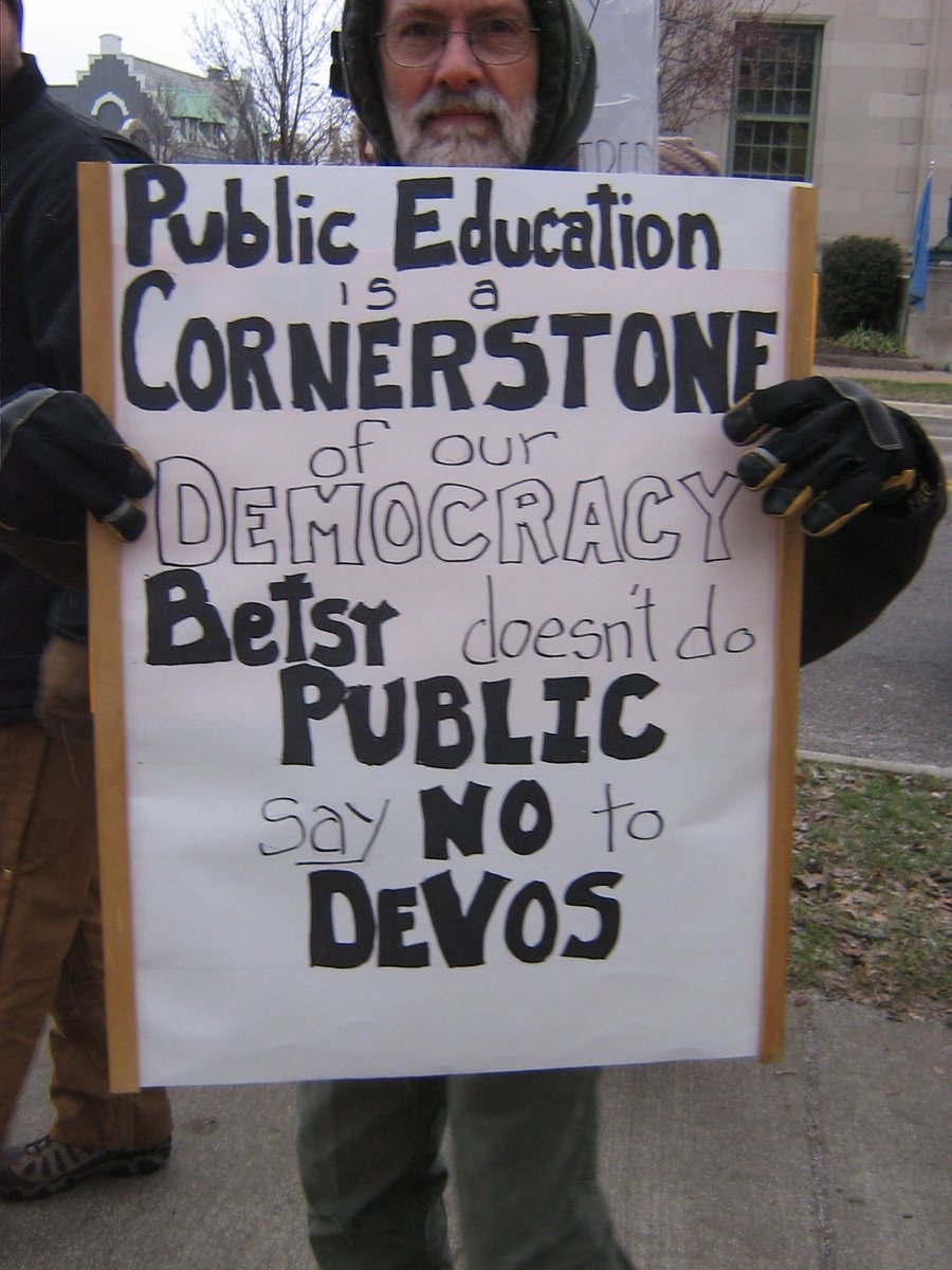 HectorSolon's tweet photo. @beyond_process @dananessel @HollandSentinel @Twitter ICYMI - Jan 28, 2017, day of Betsy DeVos' (@BetsyDeVos) confirmed as Sec of Ed (following an elevator deal btwn her daddy & Trump), the LARGEST protest in #HollandMI since... well, ever held |@lzsmitty https://t.co/QPfdlowhRd |@ABCnews https://t.co/XzP2BnqXUI #TBATs #DEVOSexposed https://t.co/OrGK2MGx4V