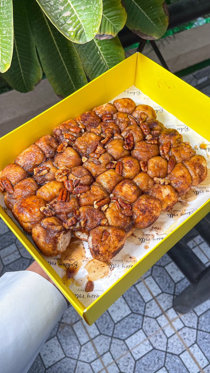 NaderNaderklf's tweet photo. ياخوان وصلني حلا من اسر منتجه رهيب رهيب خصوصاً ( رولات السينابون ) شي مو طبيعي 
😍👌المهم بسوي سحب على ( خلية السينابون + رولات السينابون ) تابع حسابهم @Bakery_rolls 
ومنشن اي شخص تبي تشاركه بالحلا والسحب بعد 48 ساعه من الان من التعليقات 
بالتوفيق للجميع وللطلب 
0530719516 https://t.co/AZYDdcKXEx