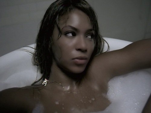 BeyonceCrowned's tweet photo. So many shots that we saw from the visual montage of I'm That Girl is reminding me of past looks from Beyonce. And I love it! https://t.co/wSf5Zas3a3