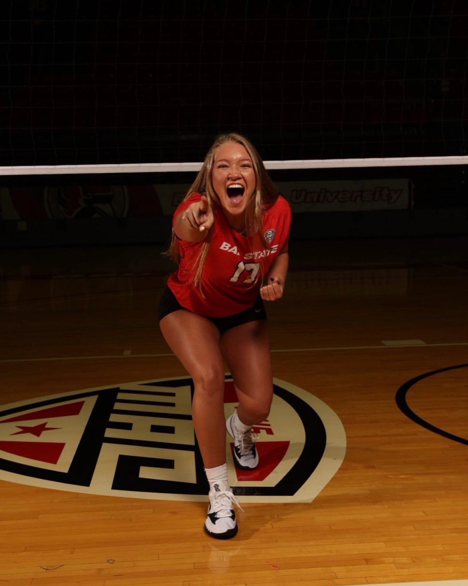 JuliannaCramer's tweet photo. meet my favorite fall fit #chirpchirp https://t.co/iAAUTfNsVN
