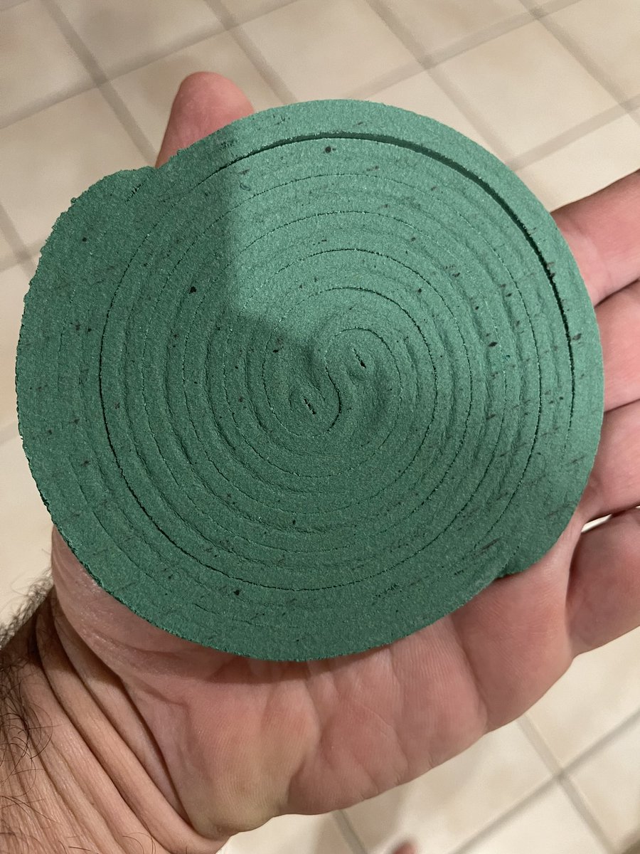 Τόσο προόδευσε η ανθρωπότητα τα τελευταία 50 χρόνια, αλλά δεν κατάφερε κάποιος να φτιάξει Κατόλ που δεν σπάει όταν χωρίζεις το σετ…