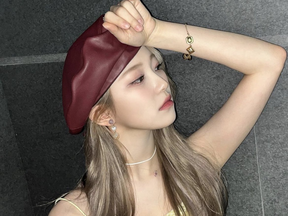 BJH (@jiheonthinker) on Twitter photo posing like she wants to attract women posing like she wants to attract women