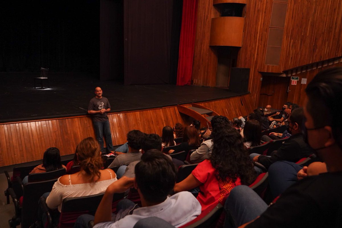 TeatroDelEstado's tweet photo. El día de ayer finalizamos el #CircuitoCentroOccidente del 17° @teatroa1solavoz, Festival de Monólogos .

Una jornada intensa de trabajo en la que se presentaron en nuestra sala Emilio Carballido 7 #unipersonales provenientes de #Hidalgo, #Guanajuato, #CDMX y #Veracruz. https://t.co/y0cciaQEKW