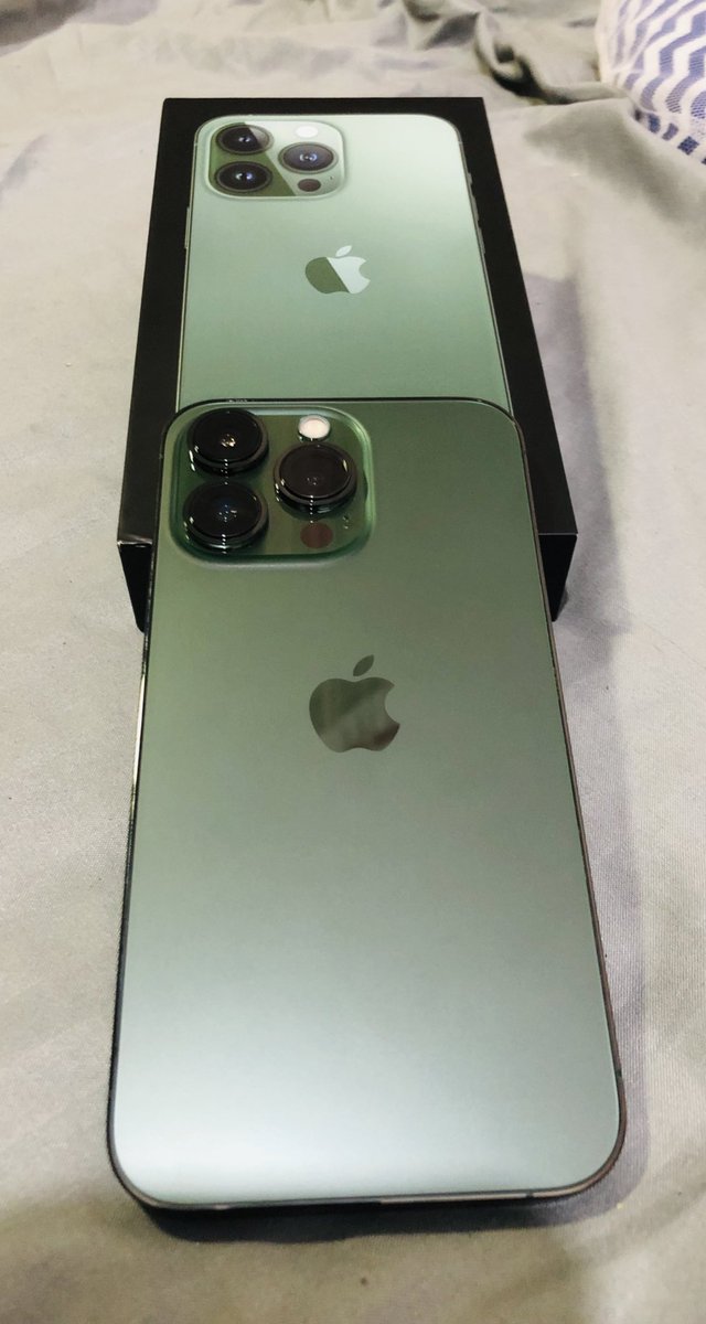 InamFazee's tweet photo. Happiness is a sudden surprise from my Jaan!! #13Pro #brandnew #newphone #happy #Alhamdulillah https://t.co/vSHEJejnWe