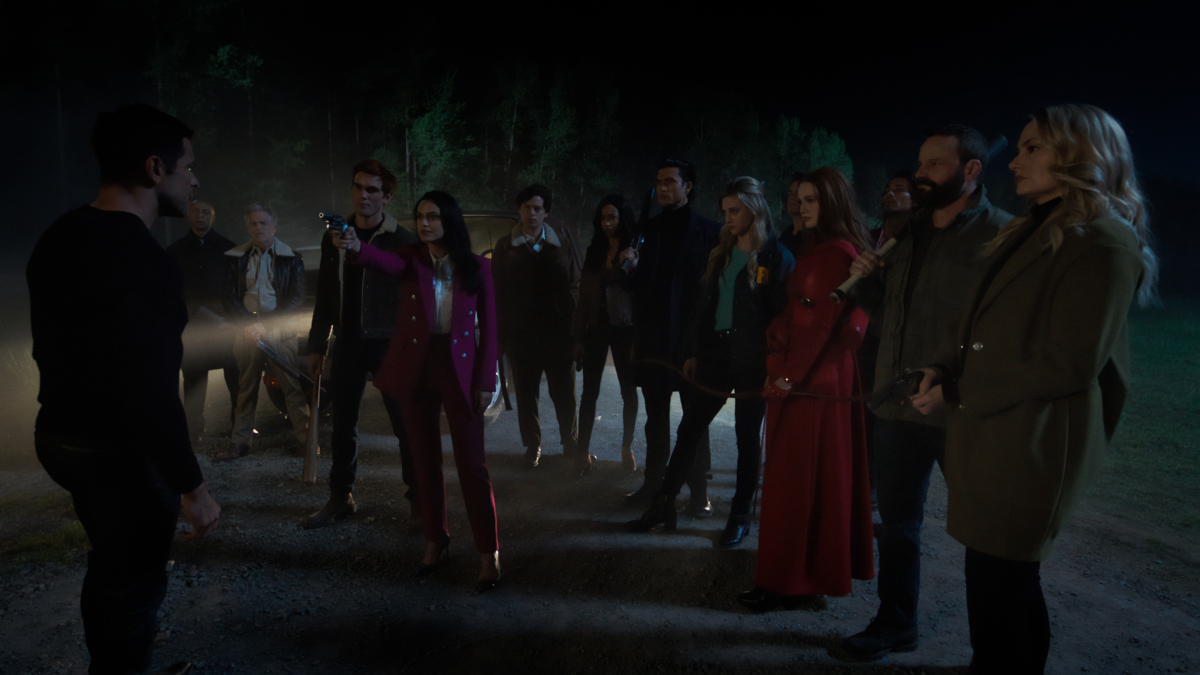 RiverdaleDark's tweet photo. #Riverdale Season 5 ended with "Chapter Ninety-Five: RIVERDALE: RIP (?)" one year ago today. https://t.co/4IbscYj1c5