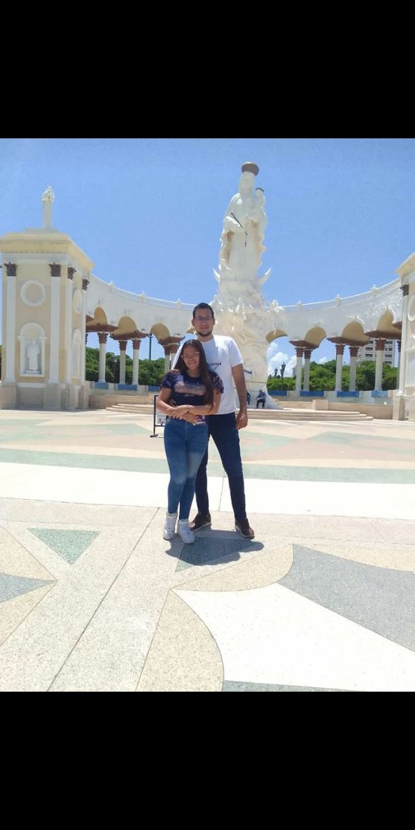 wuakylongoHB's tweet photo. Visitando los monumentos de mi ciudad junto a mi amor @MayiiHB_ ❤️🥰 ella nunca había visitado mi estado / ciudad y pues aquí estamos felices y contentos🥰🎊

@EnMaracaibo #Maracaibo #Virgendechiquinquira #EdoZulia https://t.co/JJzZmy3OAl