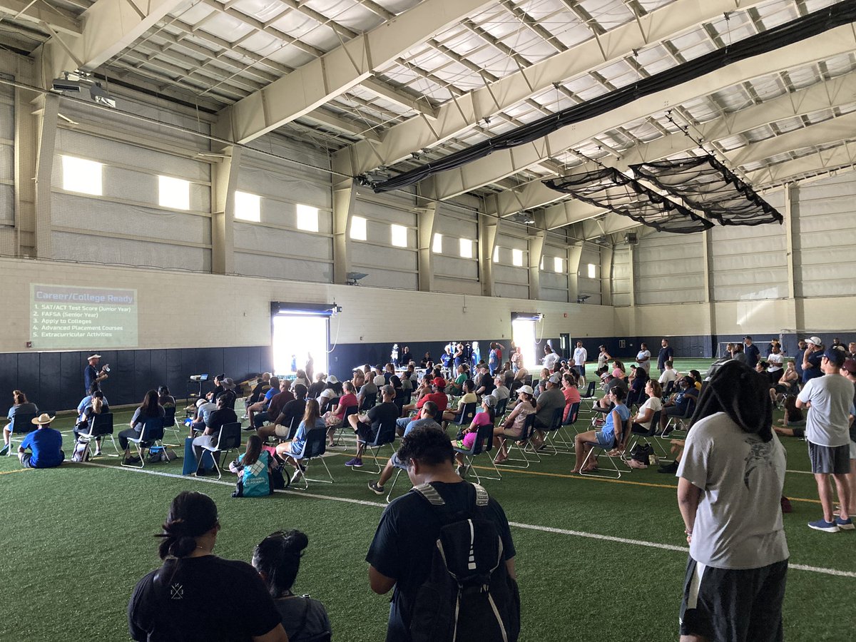LDBellFootball's tweet photo. Packed house for our parent meeting today!  Thank you to Blue Raider Football Booster club and all of our parents that came out to support our program!  #BELLieve #TheRaiderWay https://t.co/LsDXxuiLey